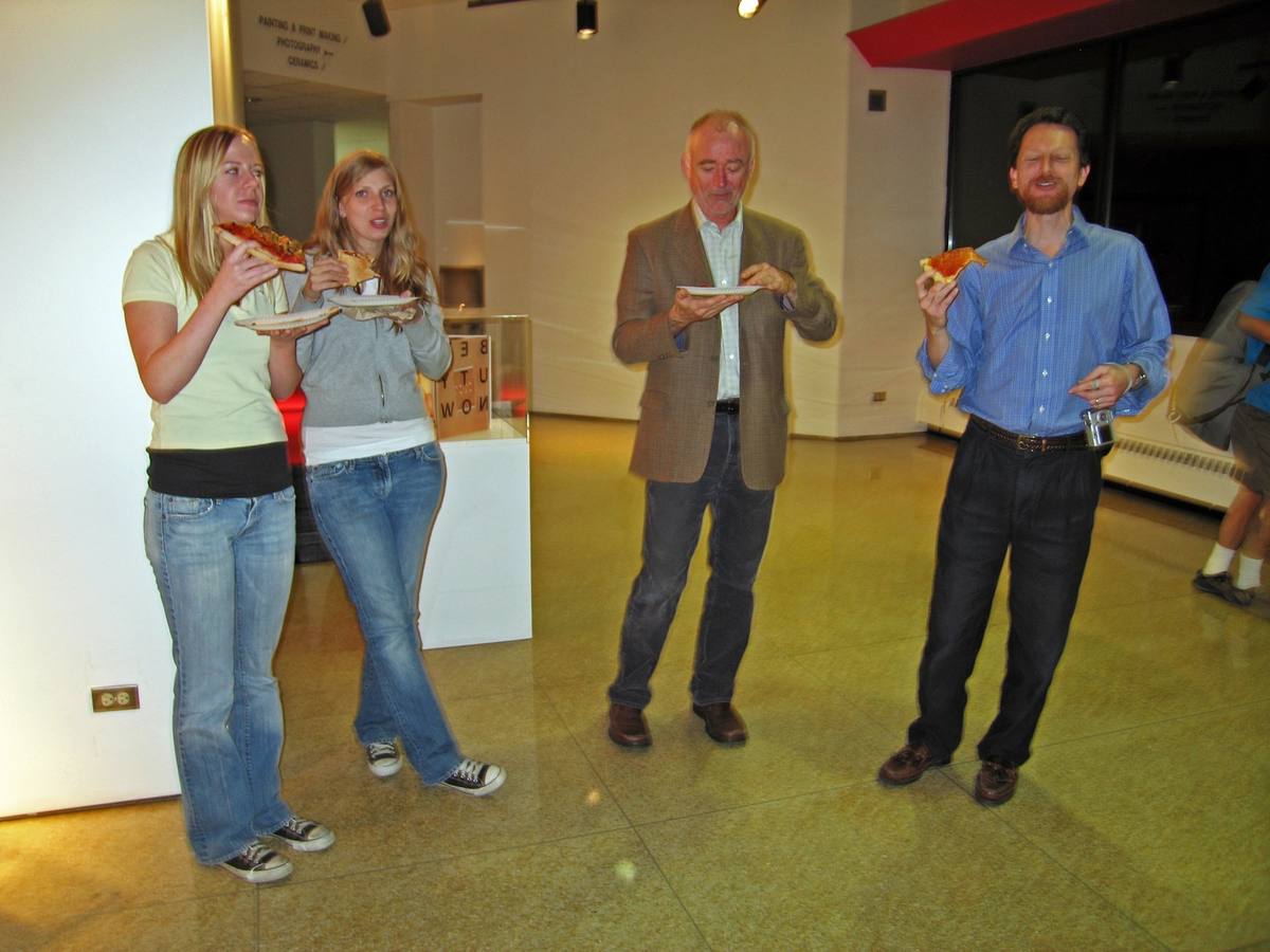 du gallery crew: free pizza!!!